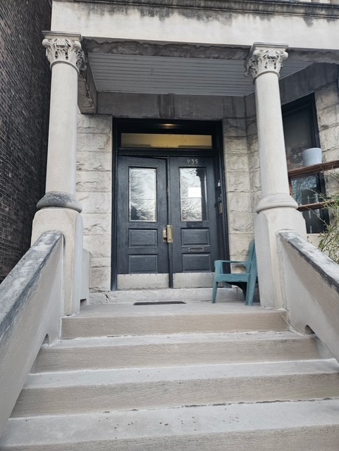 935 N Hoyne Avenue Unit: 3