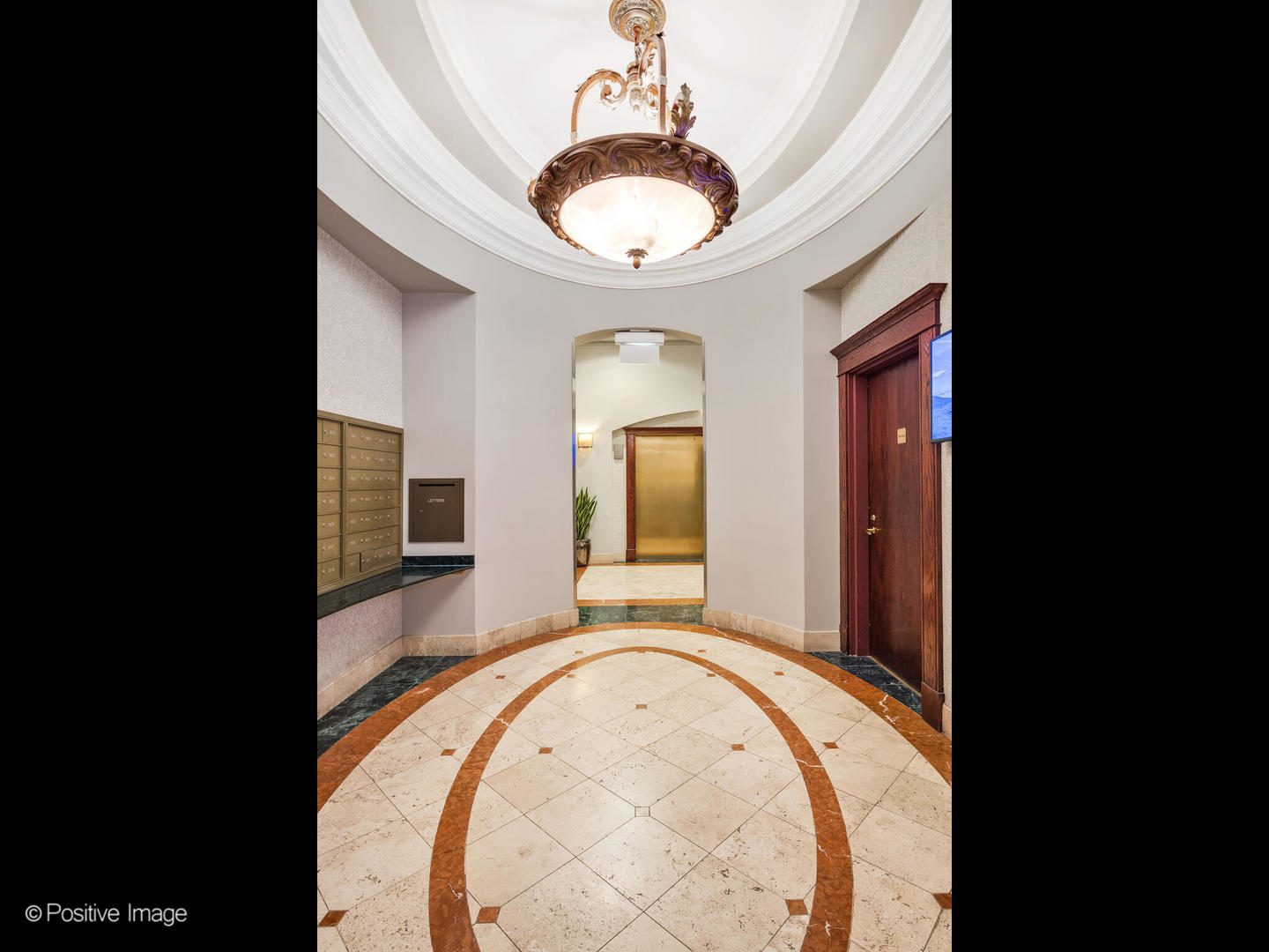 230 W Division Street Unit: 802