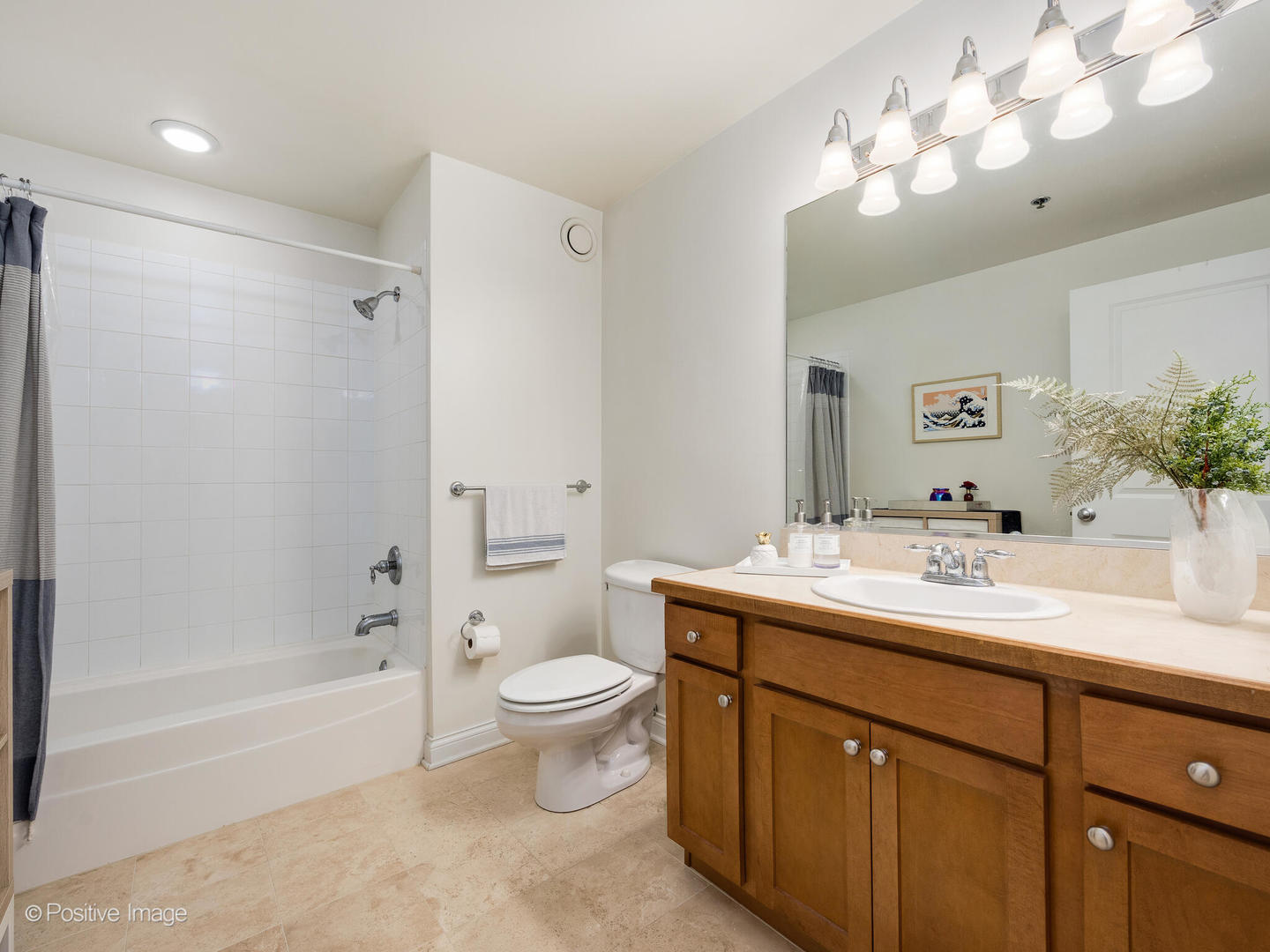230 W Division Street Unit: 802