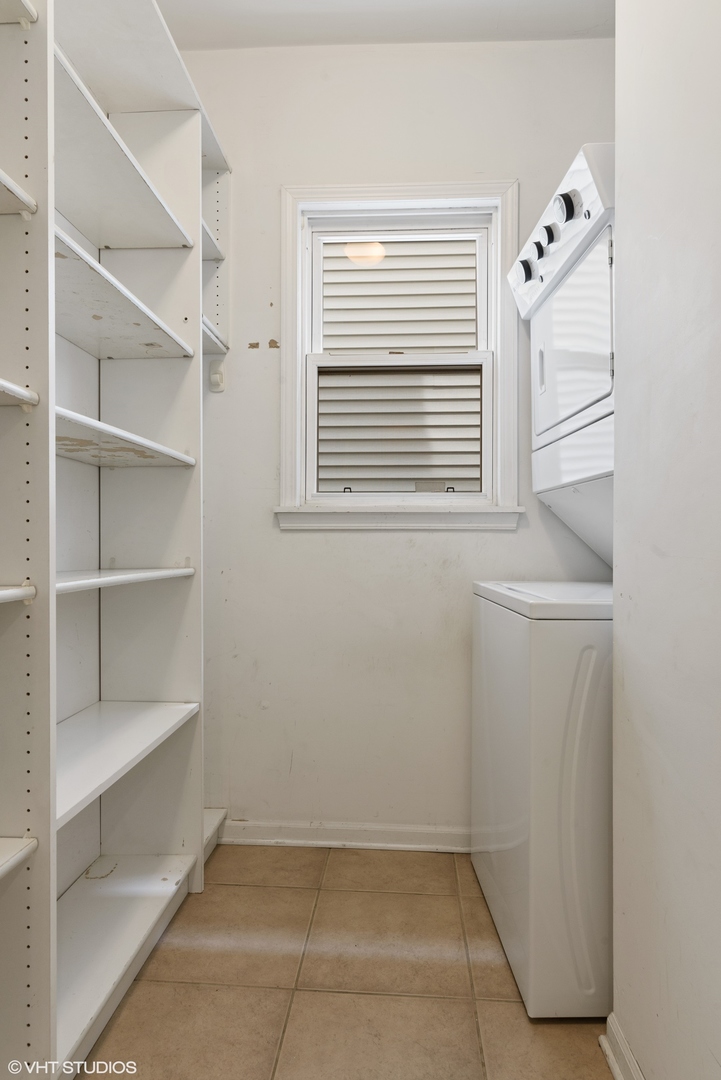 1652 W Nelson Street Unit: 1