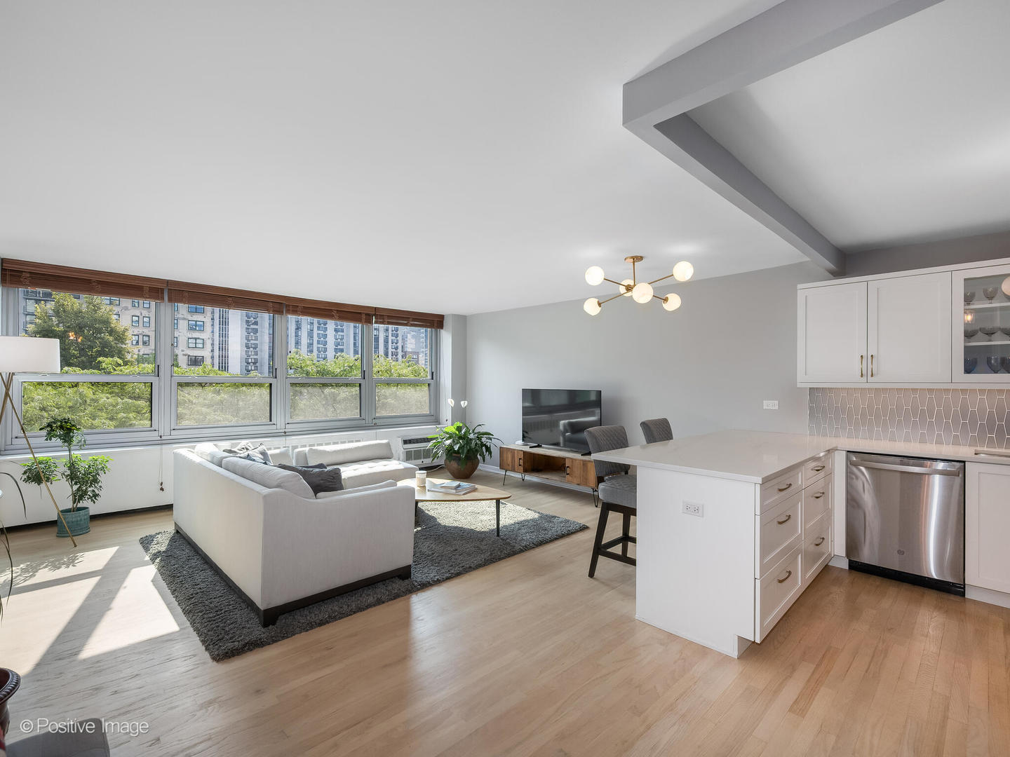 1255 N SANDBURG Terrace Unit: 504