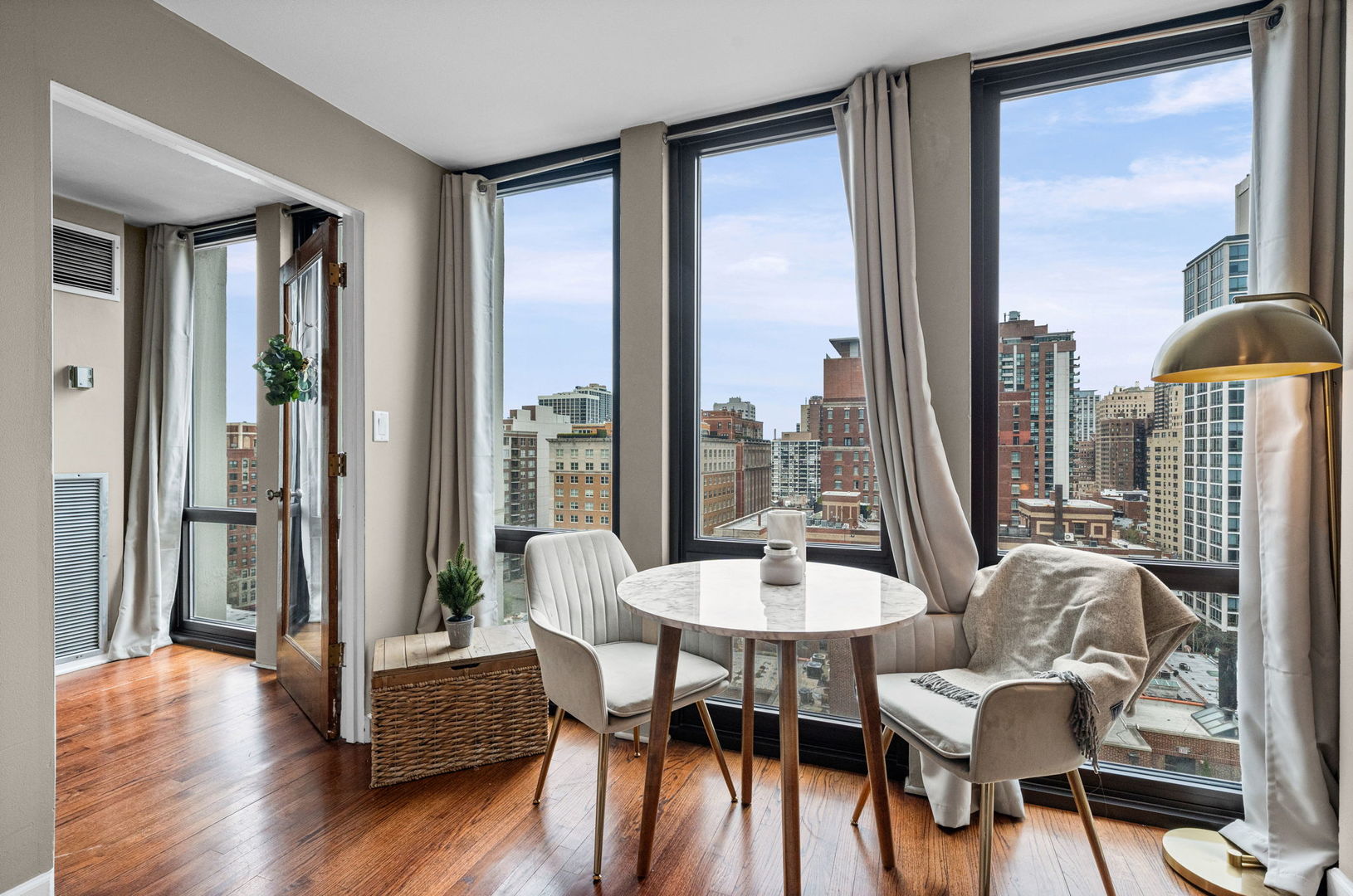 1 E Scott Street Unit: 1601