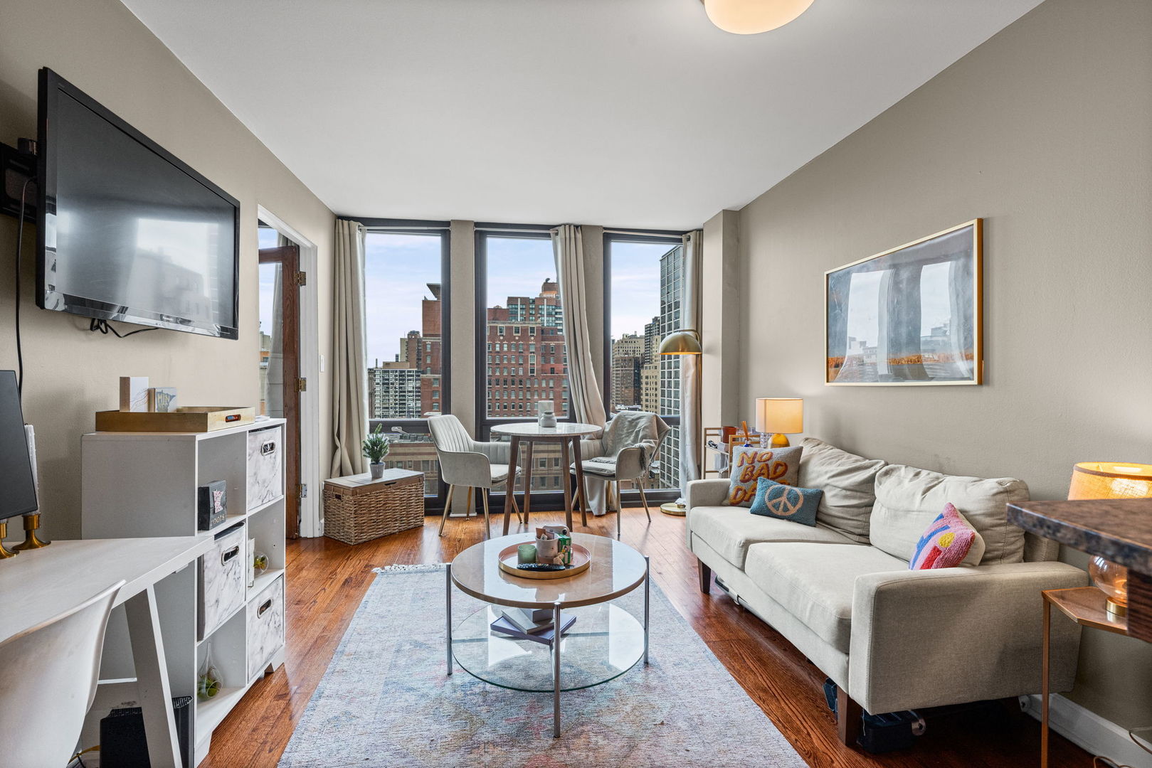 1 E Scott Street Unit: 1601