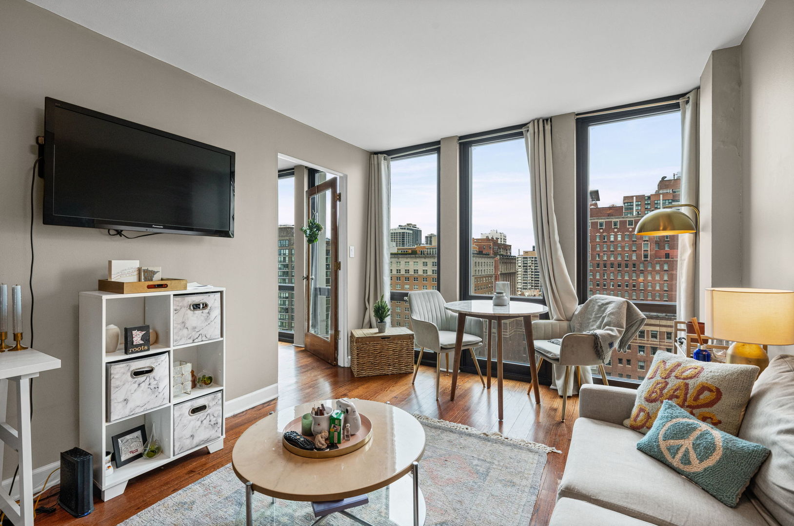 1 E Scott Street Unit: 1601