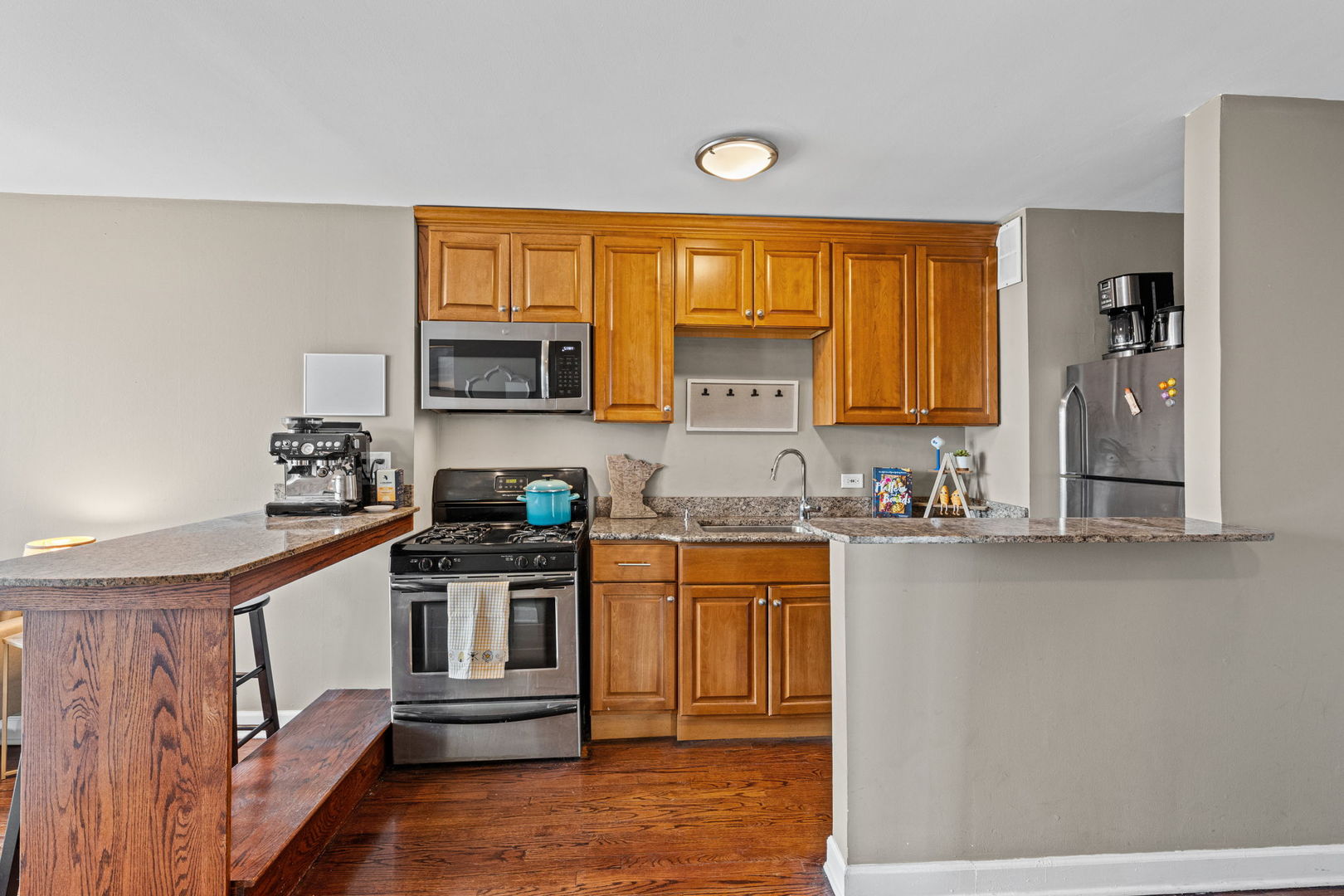 1 E Scott Street Unit: 1601
