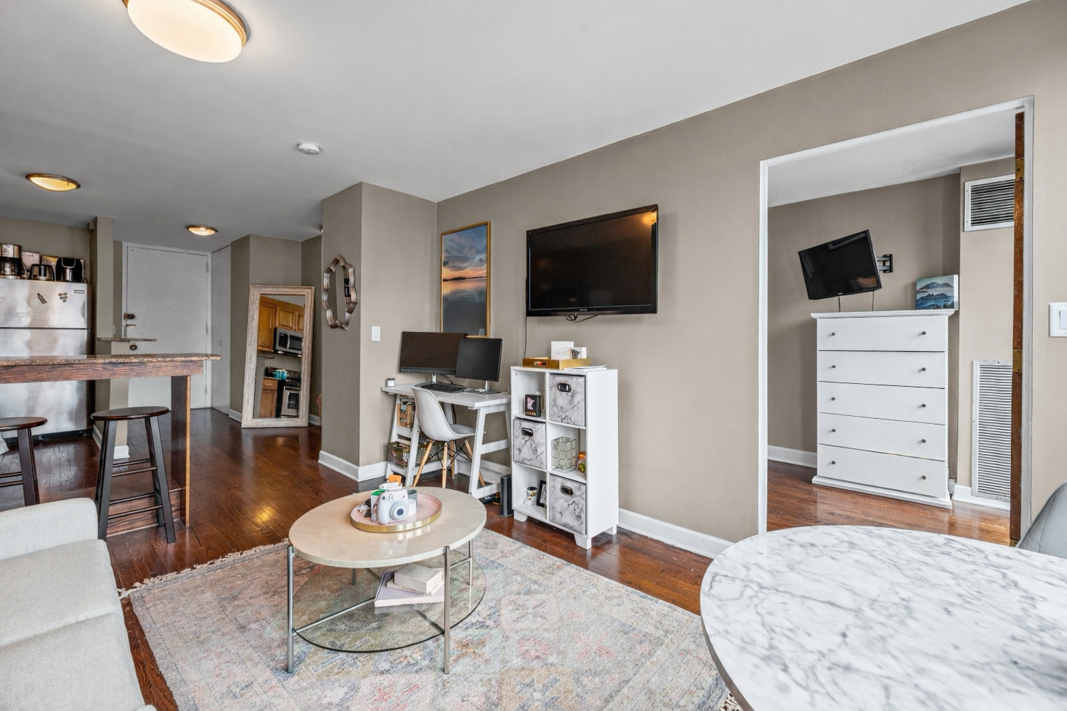 1 E Scott Street Unit: 1601