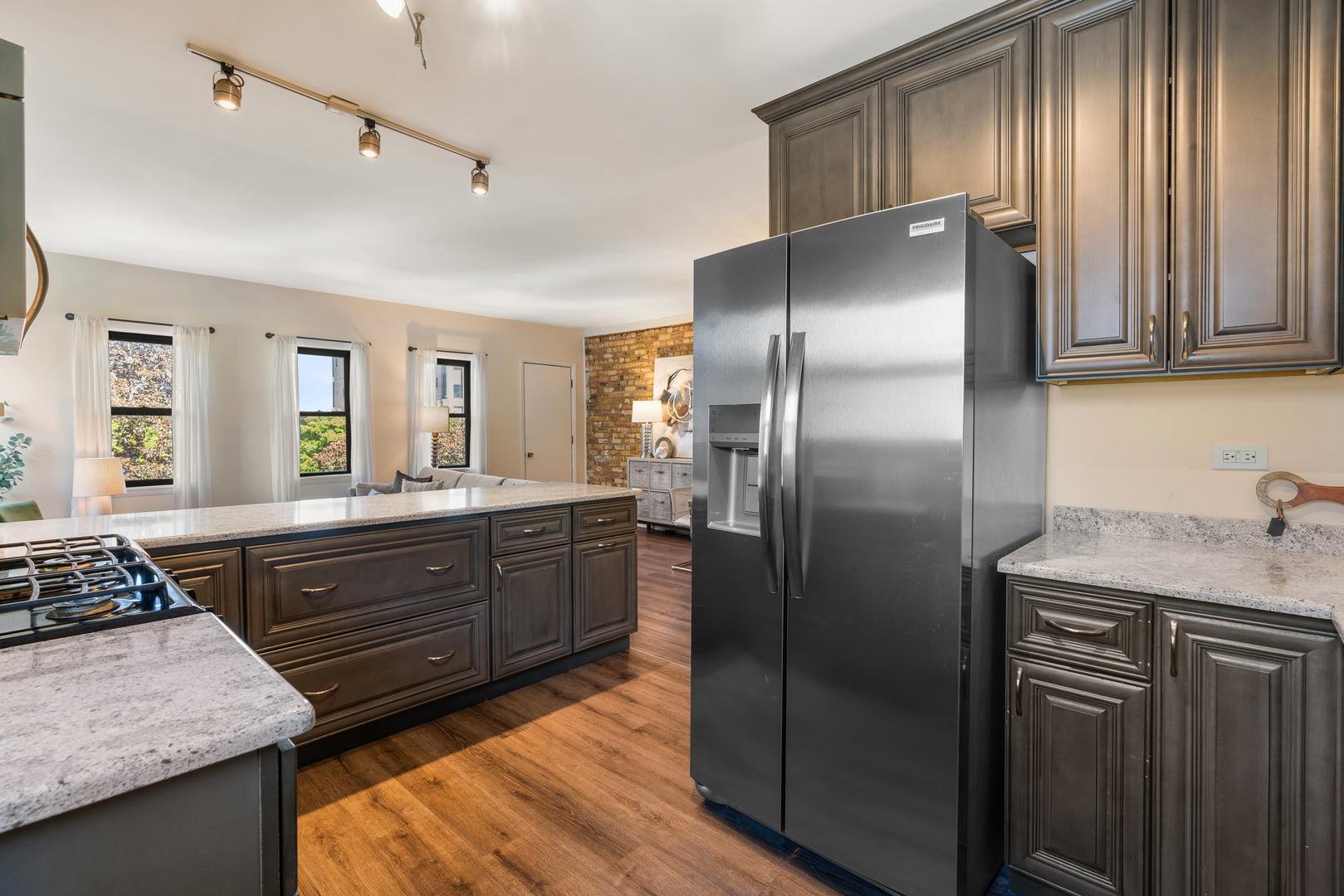 824 Hinman Avenue Unit: 3N