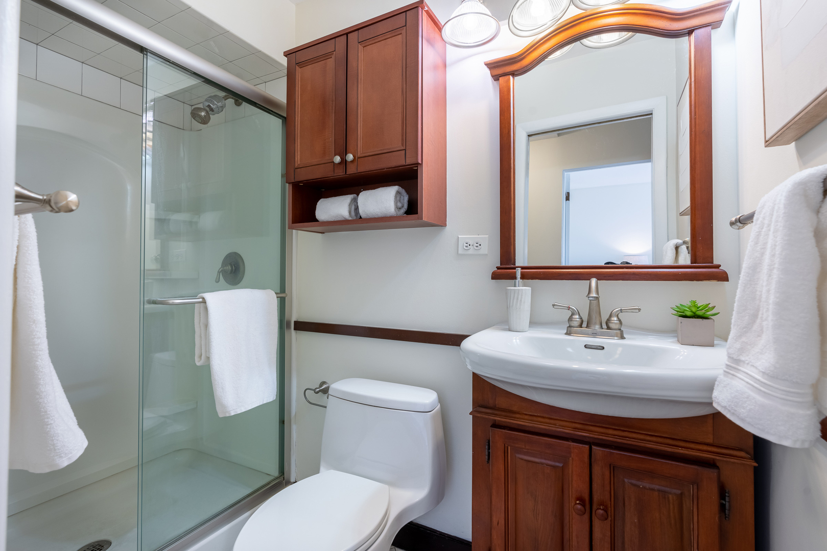 824 Hinman Avenue Unit: 3N