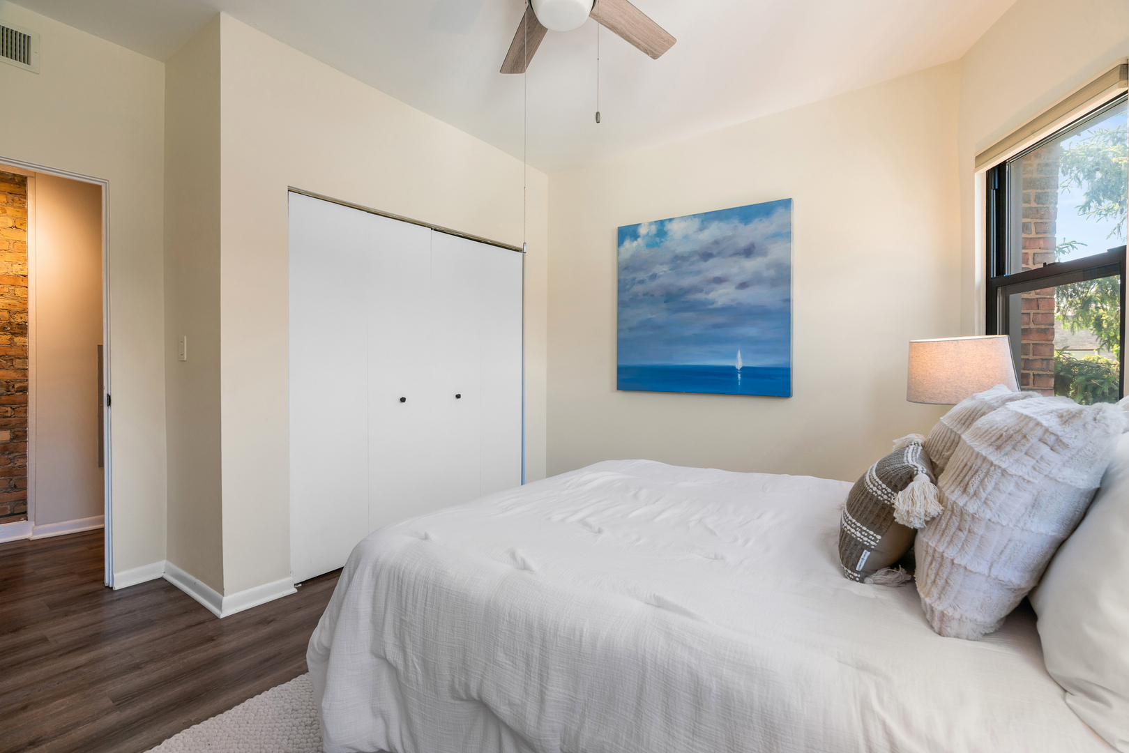 824 Hinman Avenue Unit: 3N