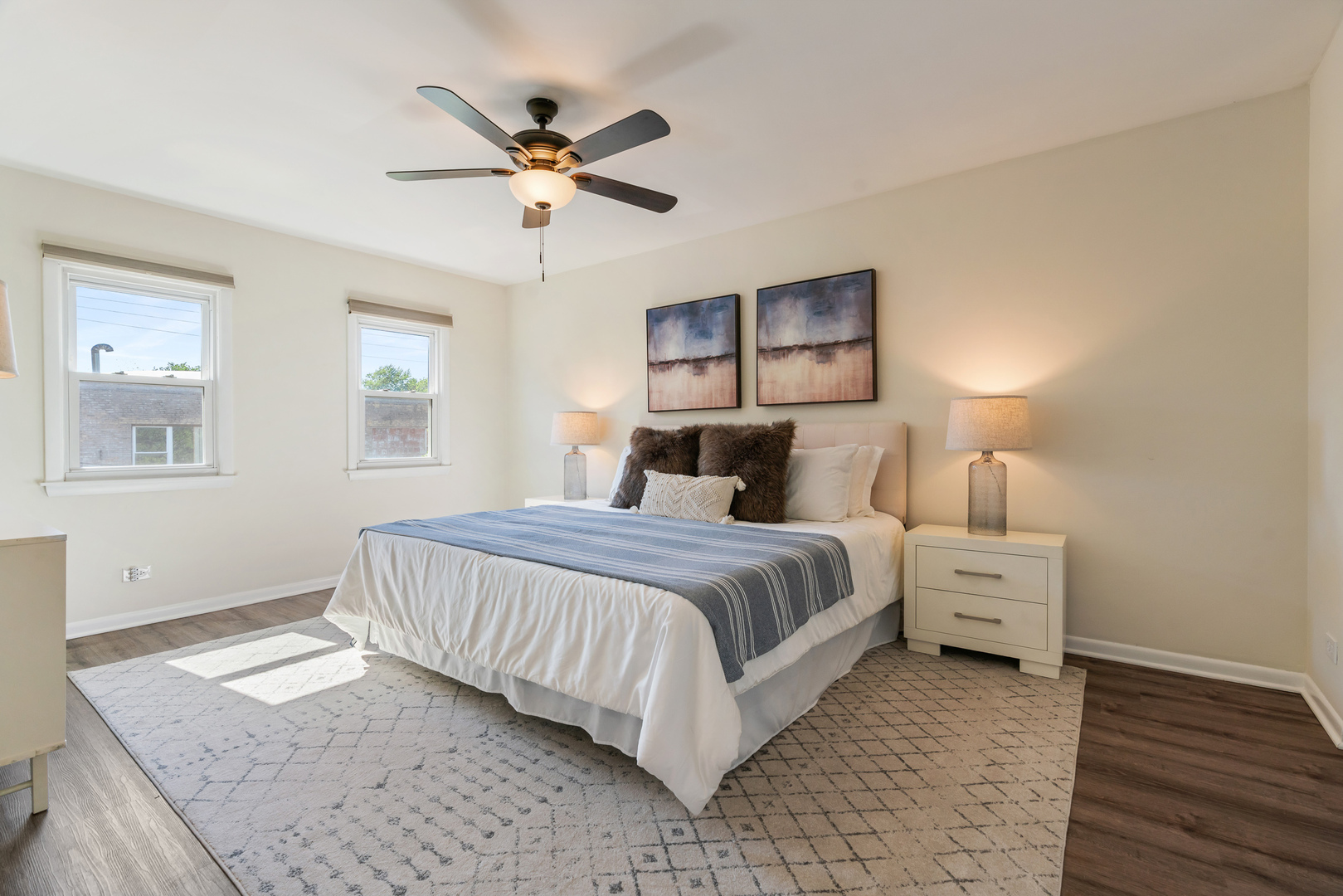 824 Hinman Avenue Unit: 3N