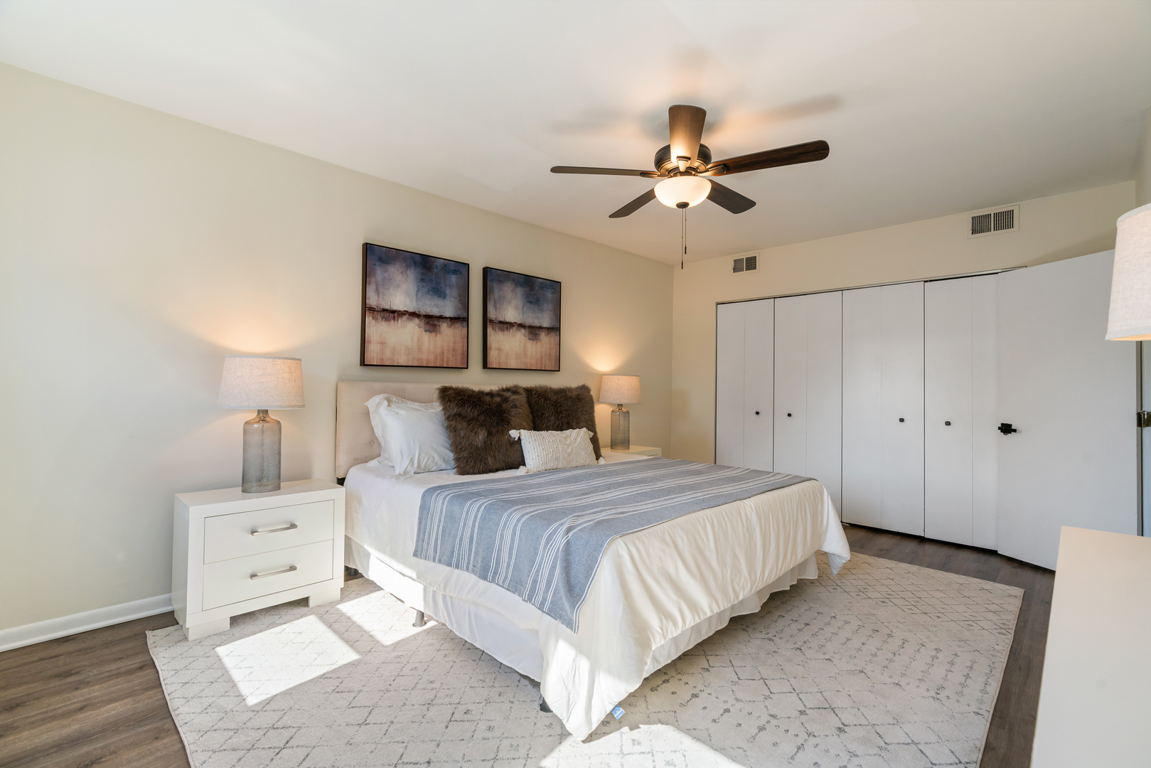 824 Hinman Avenue Unit: 3N