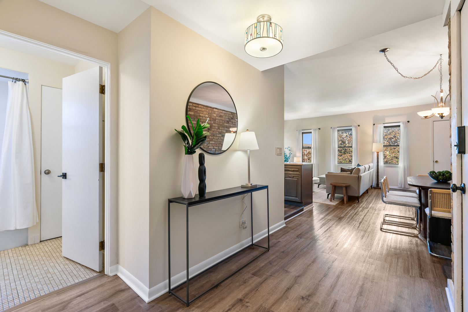 824 Hinman Avenue Unit: 3N