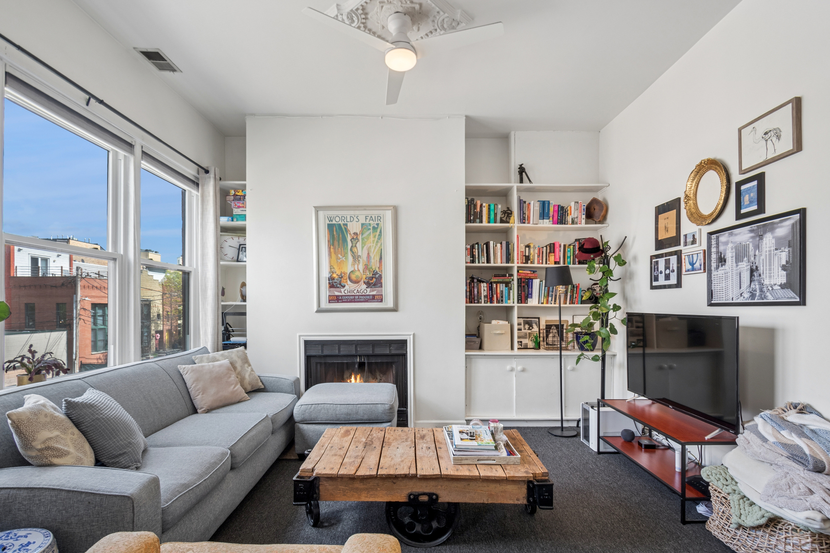 2920 N LAKEWOOD Avenue Unit: 2