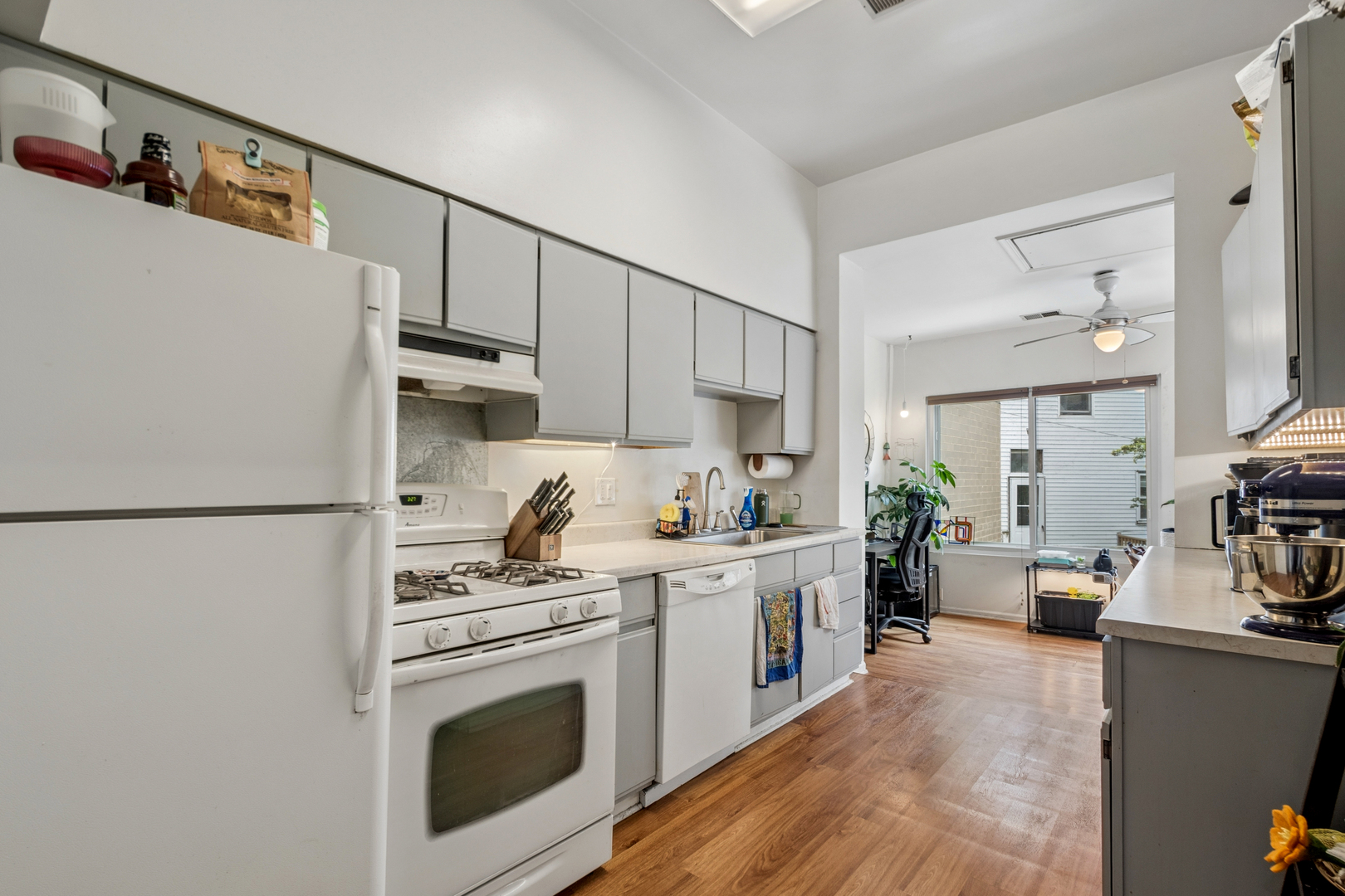 2920 N LAKEWOOD Avenue Unit: 2