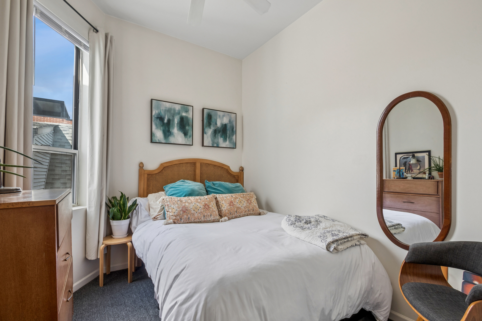 2920 N LAKEWOOD Avenue Unit: 2