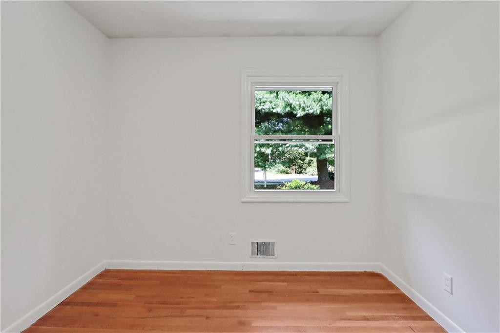 2815 Carolyn Drive SE