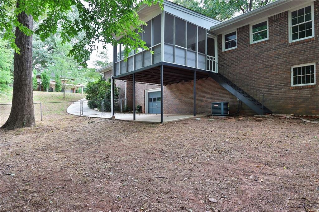 5555 Woodland Drive