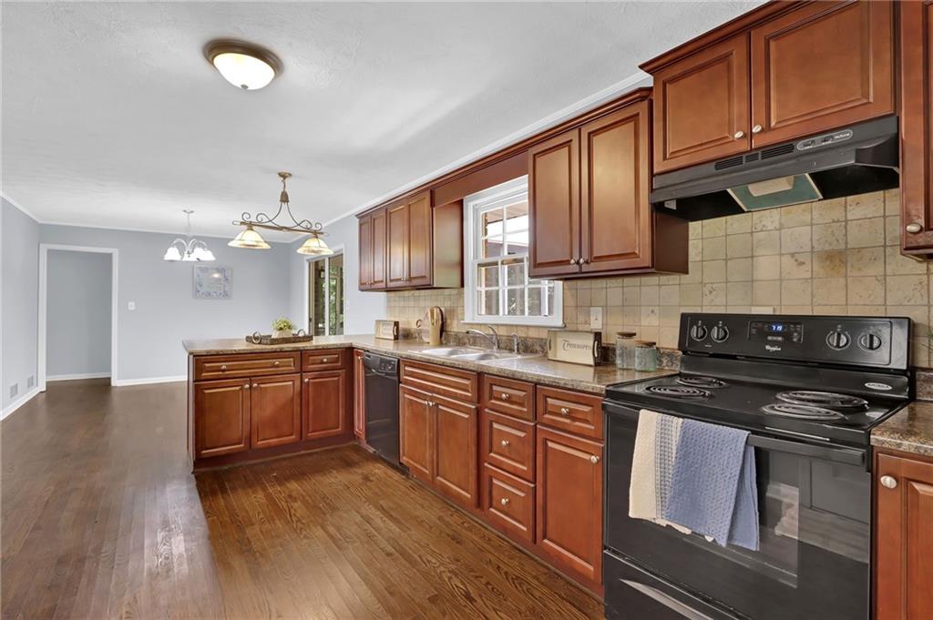 5555 Woodland Drive