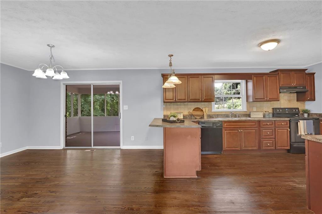 5555 Woodland Drive