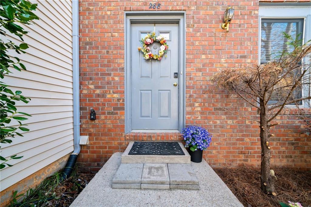 288 COMMONS Circle