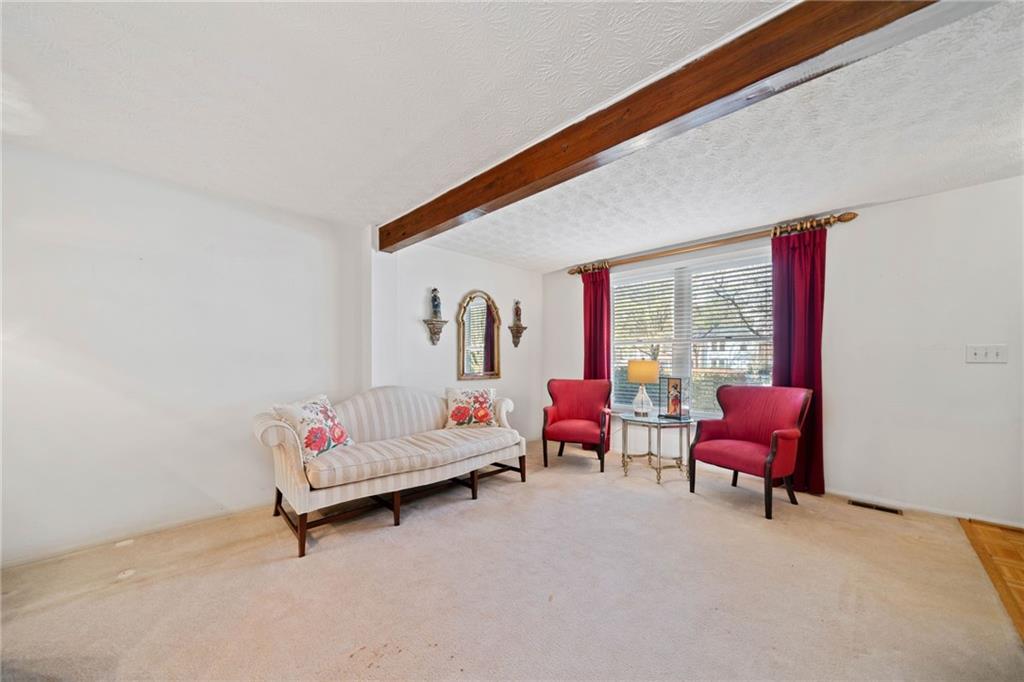 288 COMMONS Circle