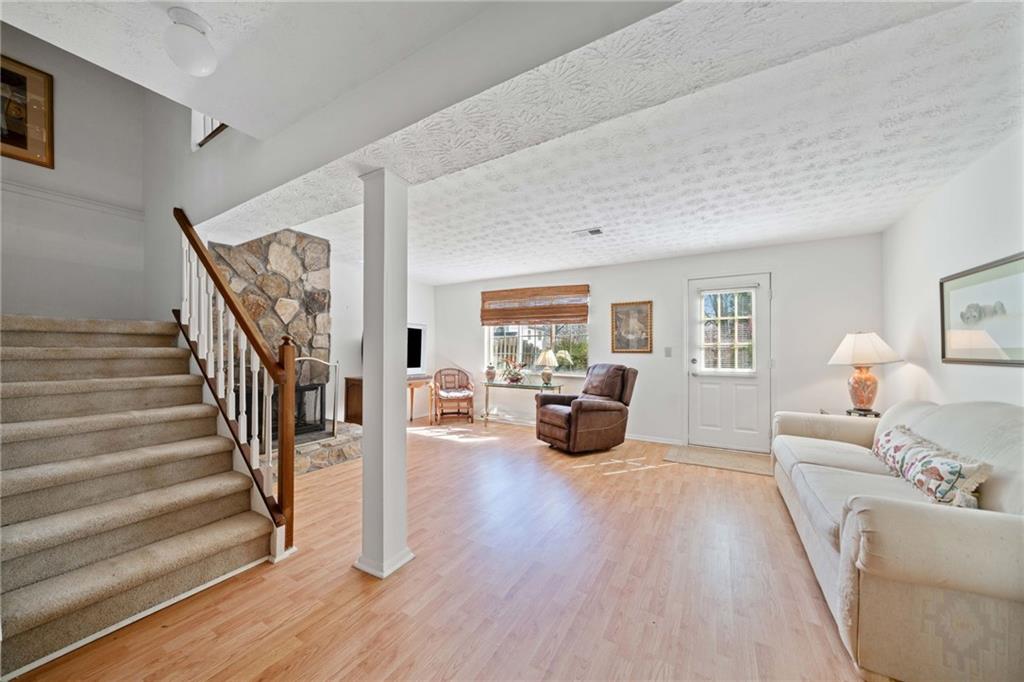 288 COMMONS Circle