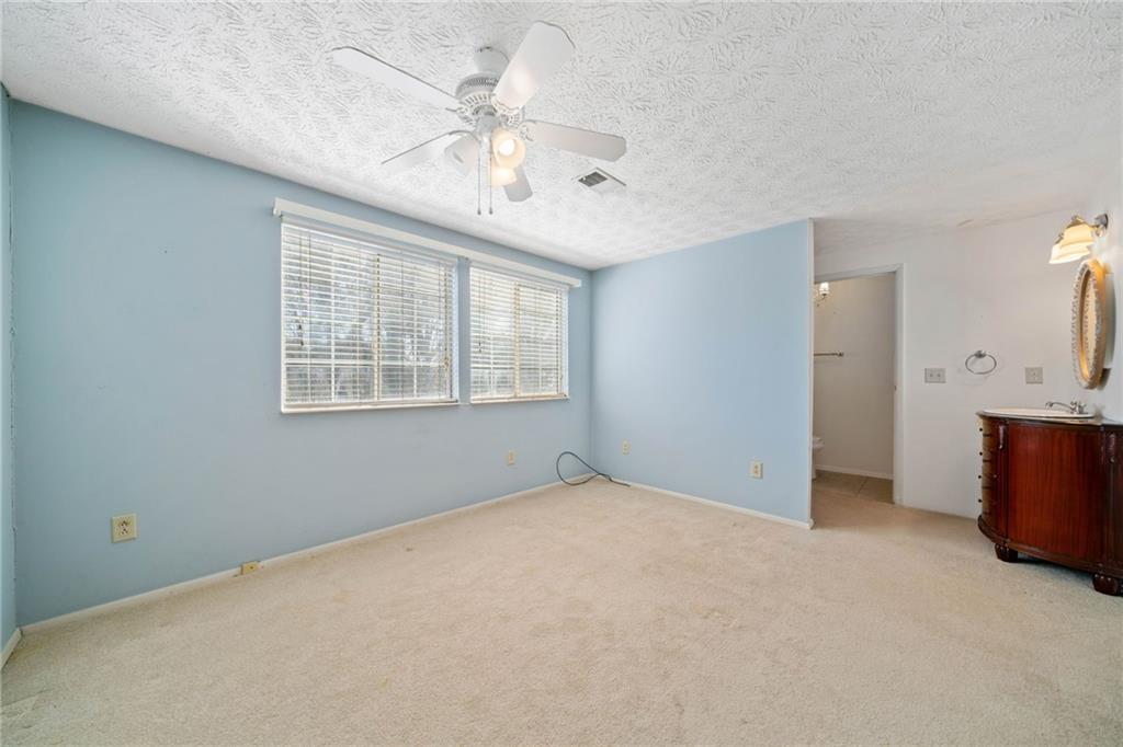 288 COMMONS Circle