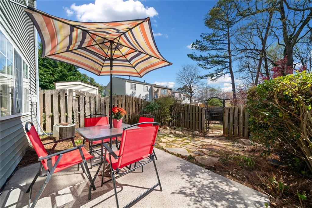 288 COMMONS Circle