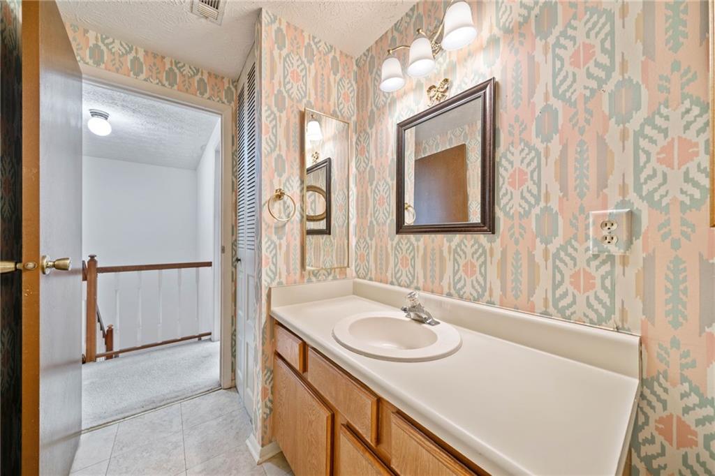 288 COMMONS Circle