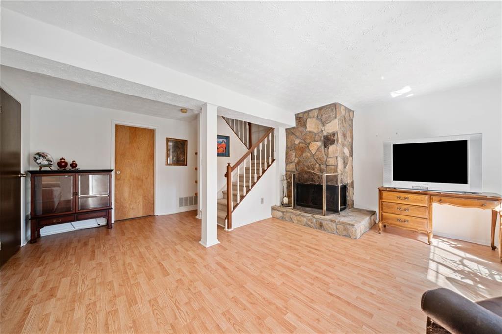 288 COMMONS Circle