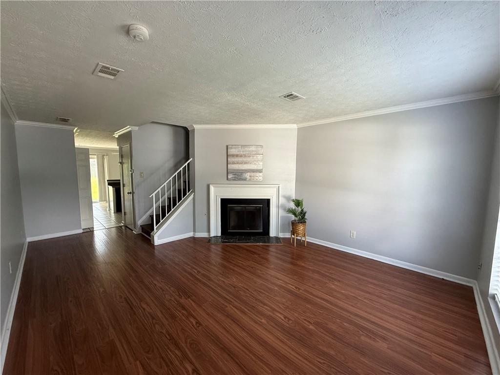 6701 Trafalger Square