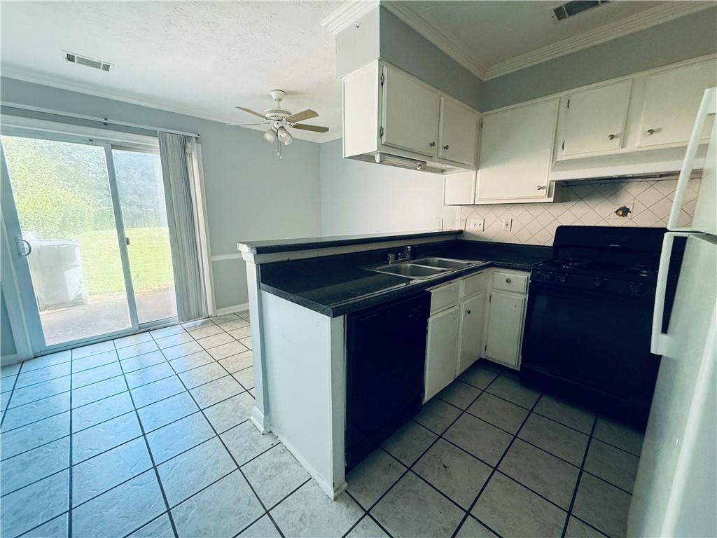 6701 Trafalger Square