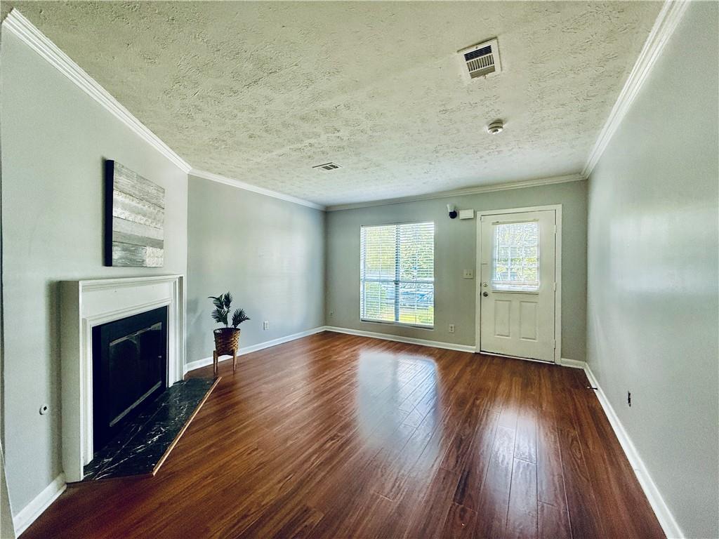 6701 Trafalger Square