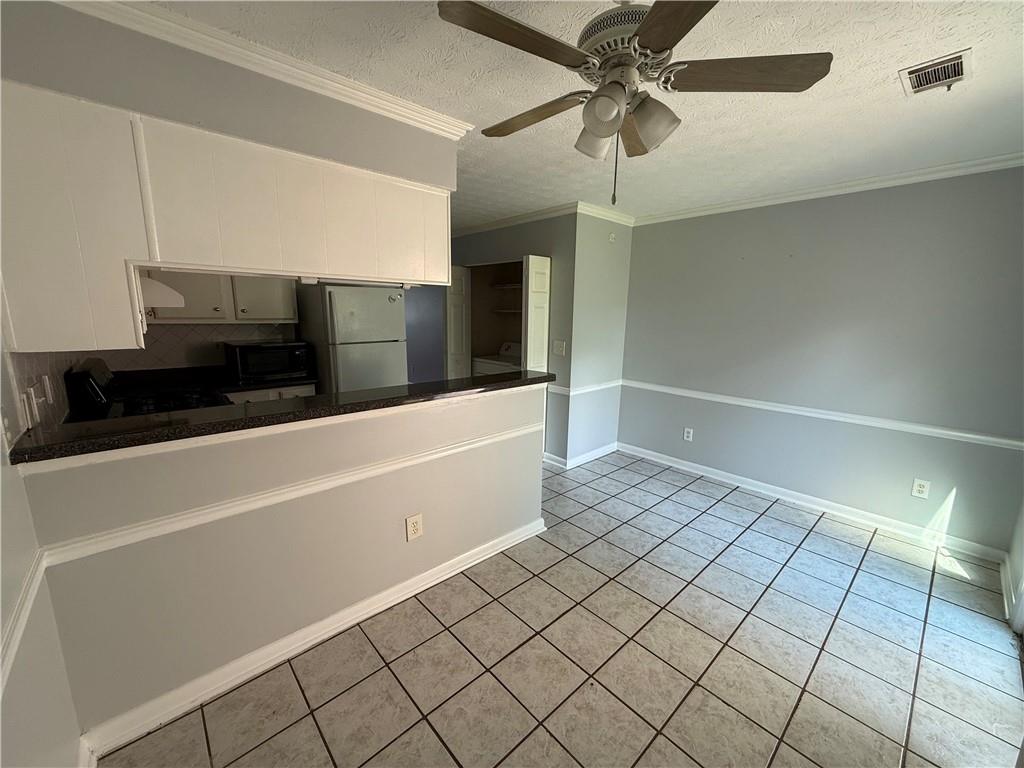 6701 Trafalger Square