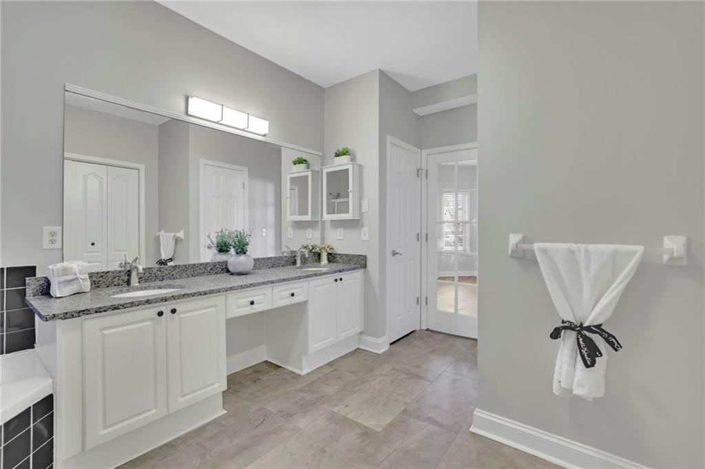 5696 Kilrush Court SE