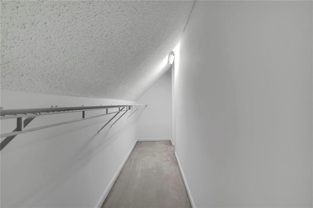 5696 Kilrush Court SE