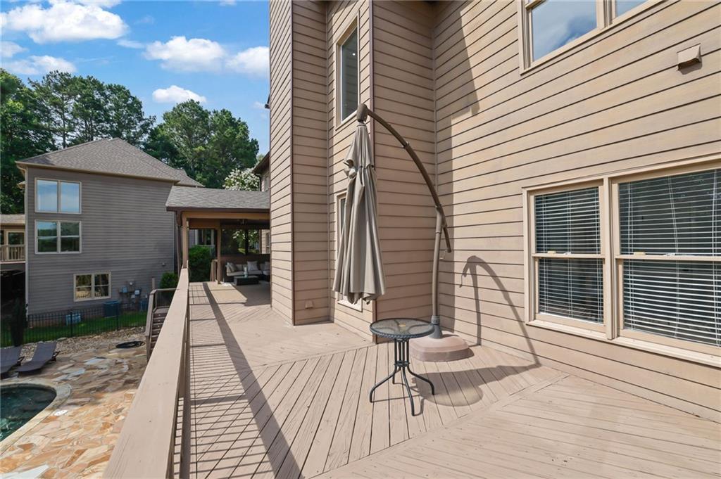 523 Waterside Court
