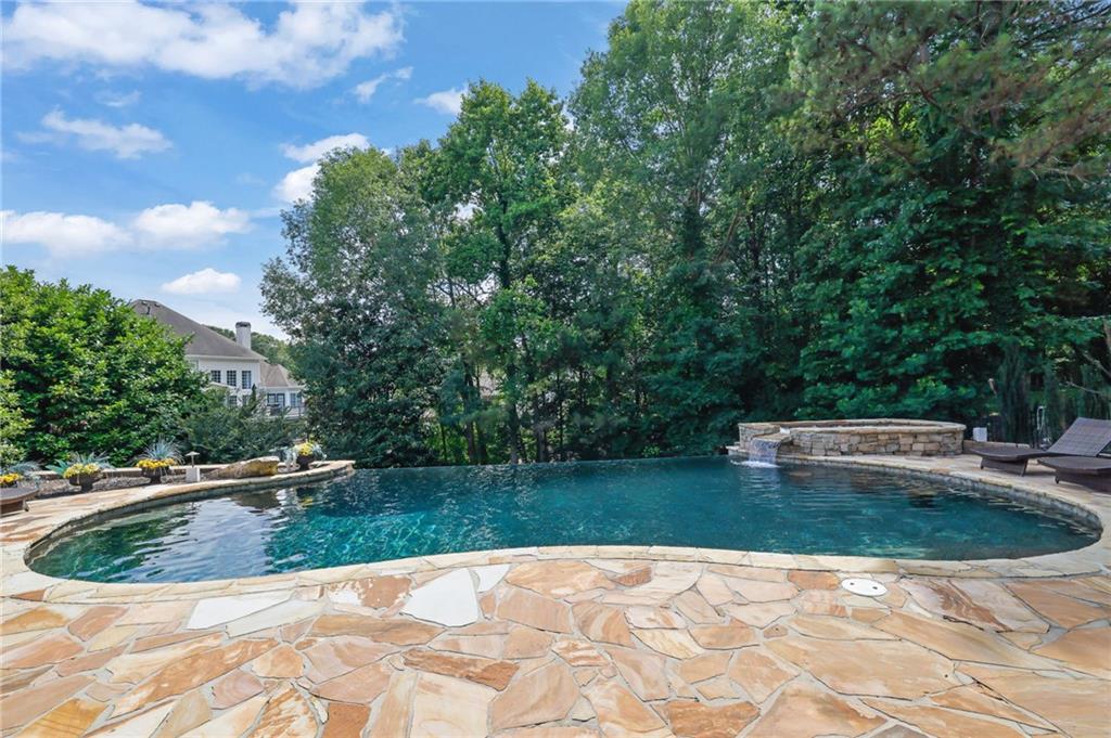 523 Waterside Court
