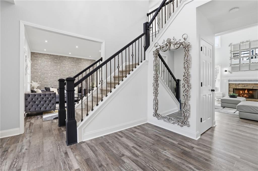 523 Waterside Court