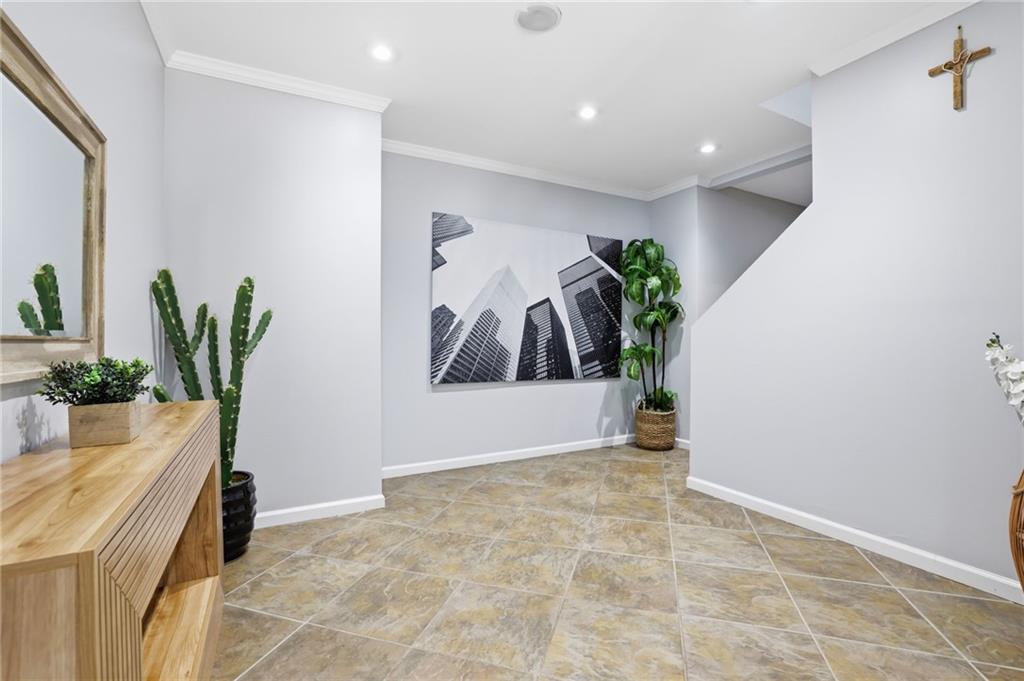 523 Waterside Court