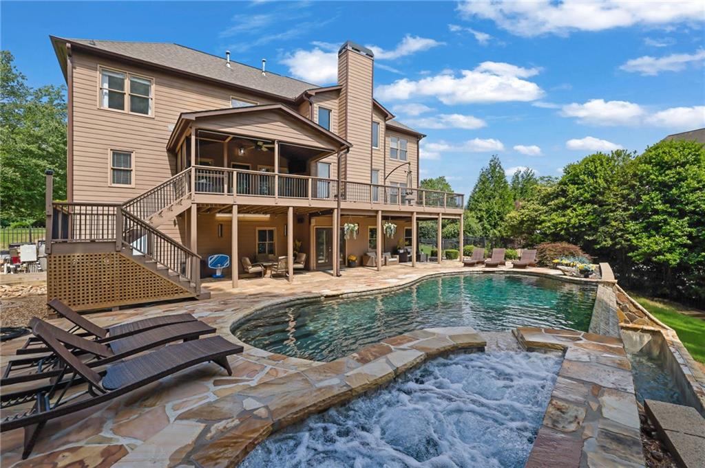 523 Waterside Court