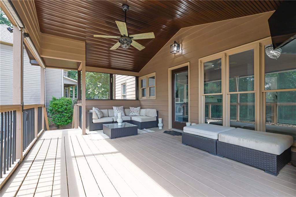523 Waterside Court