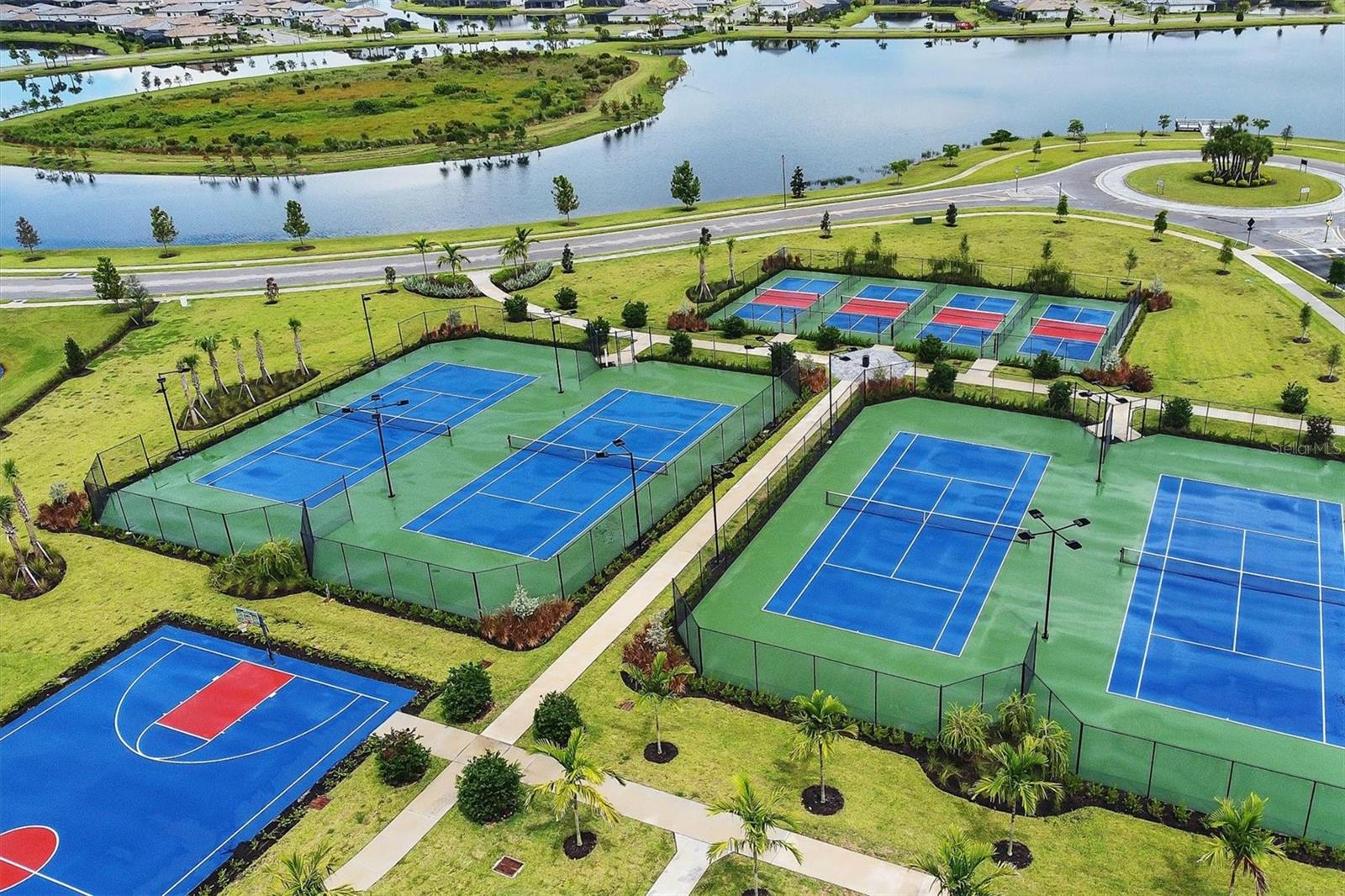 15527 ISLANDWALK AVE