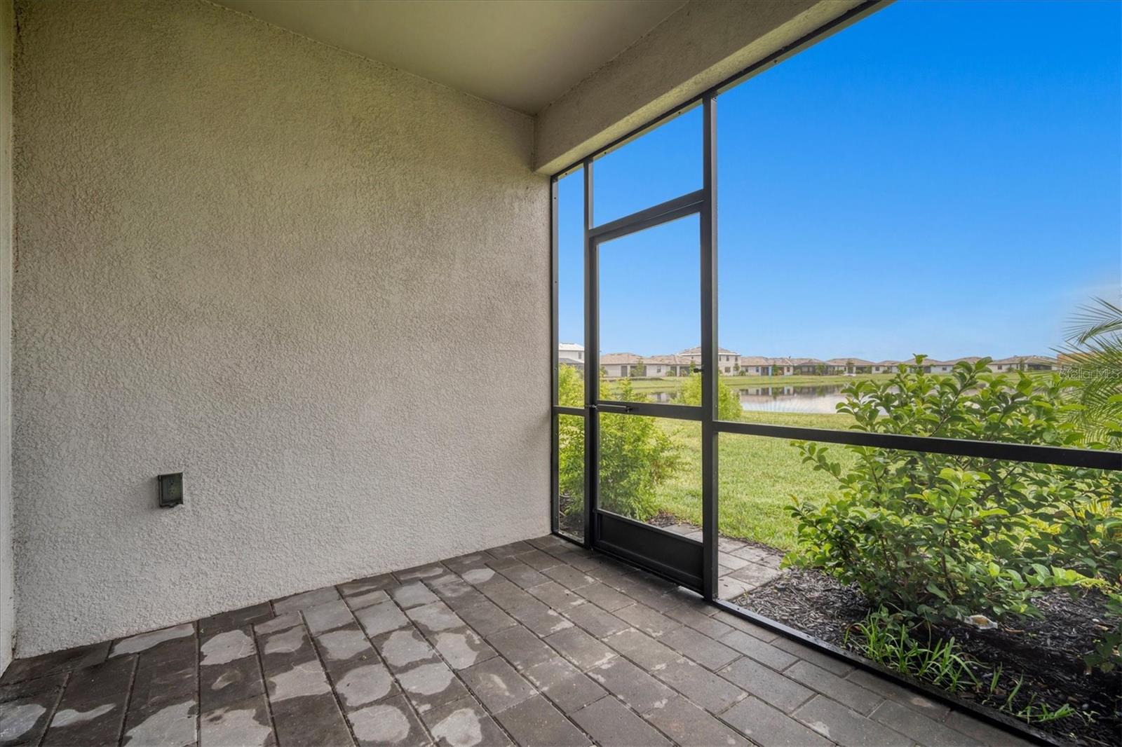 15527 ISLANDWALK AVE