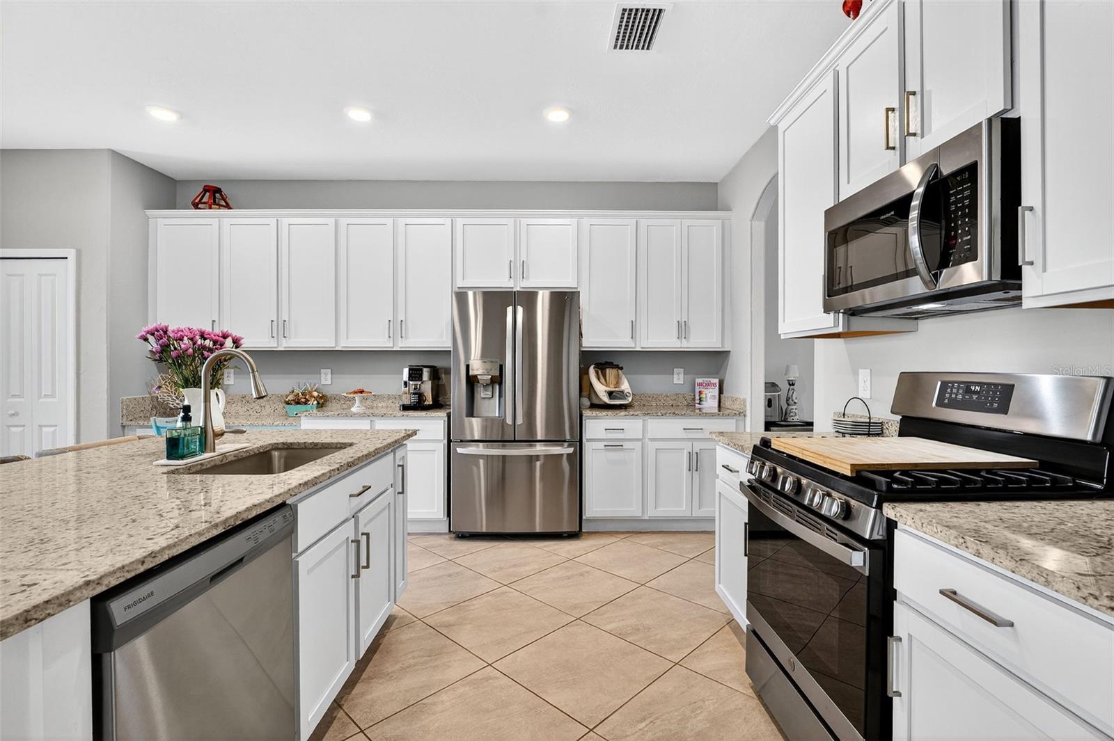 15527 ISLANDWALK AVE