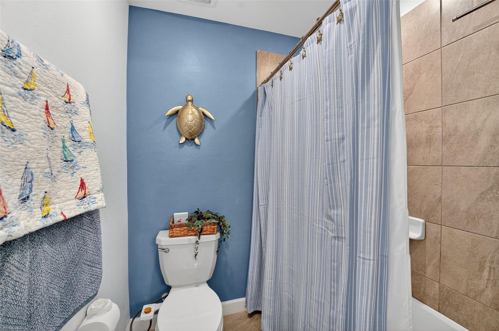 15527 ISLANDWALK AVE