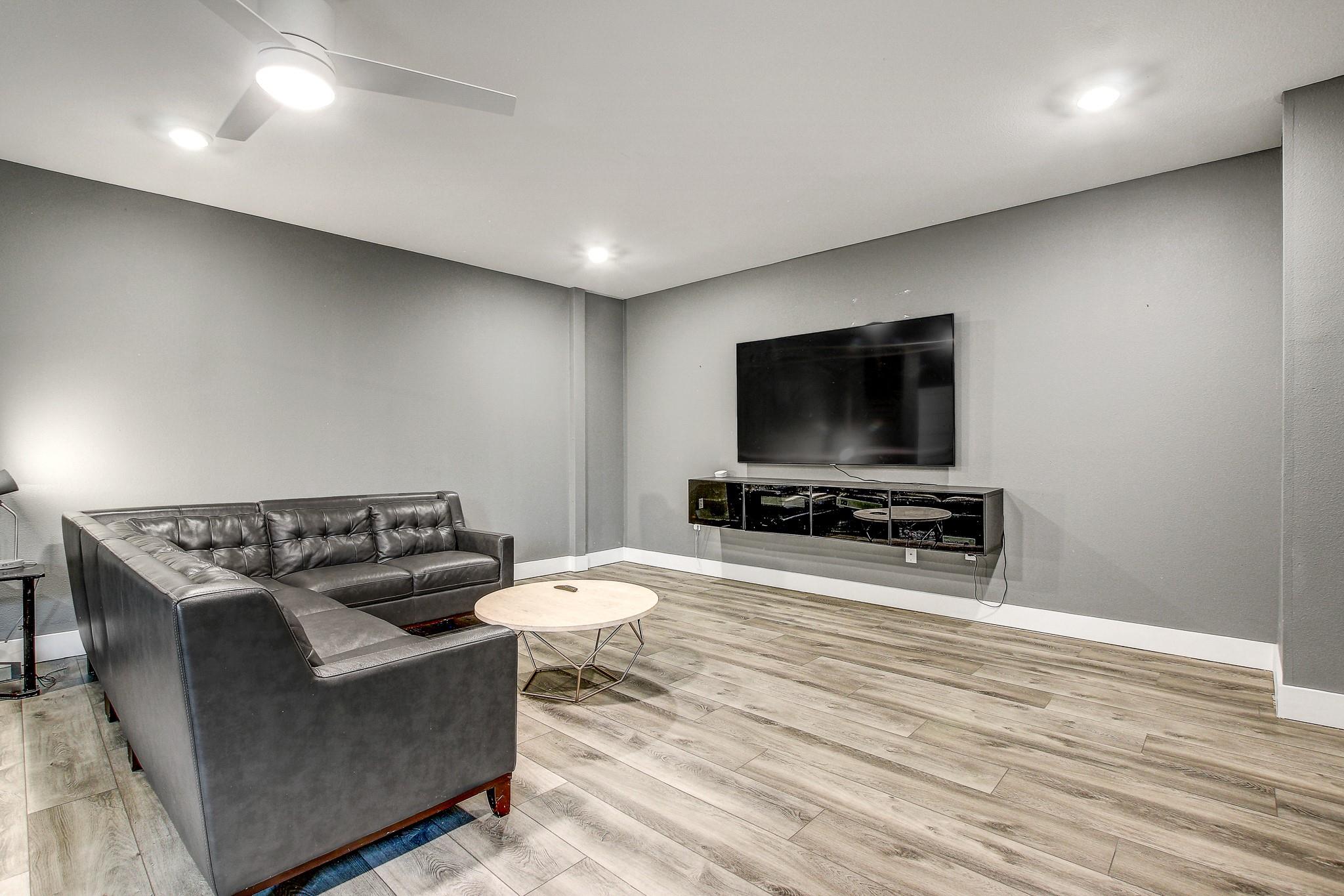 11300 Lake DR