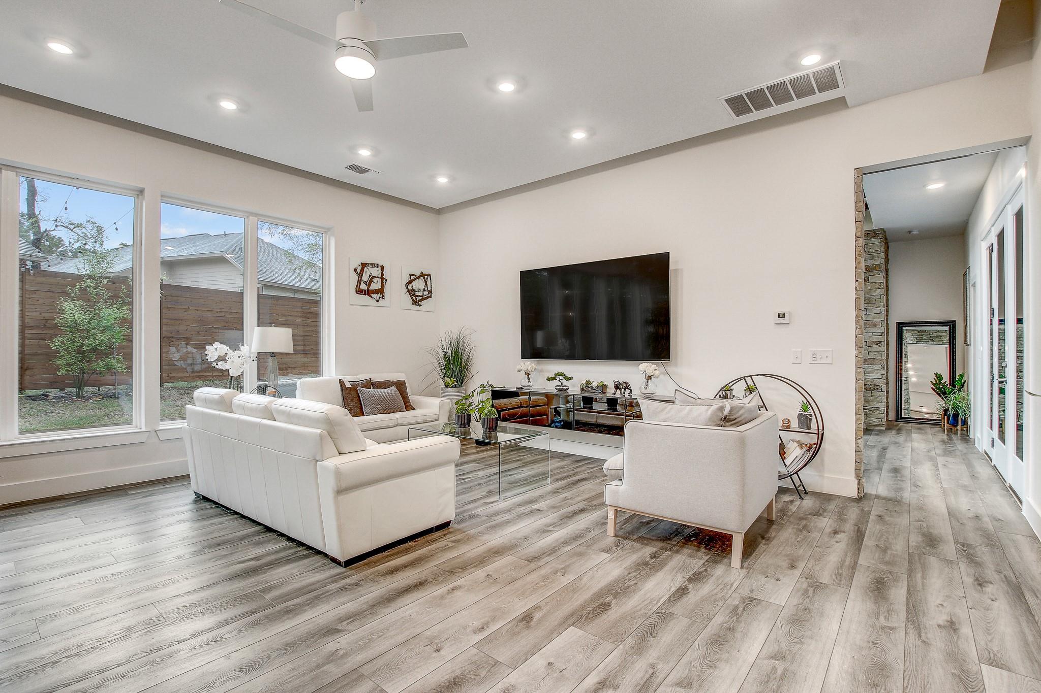 11300 Lake DR