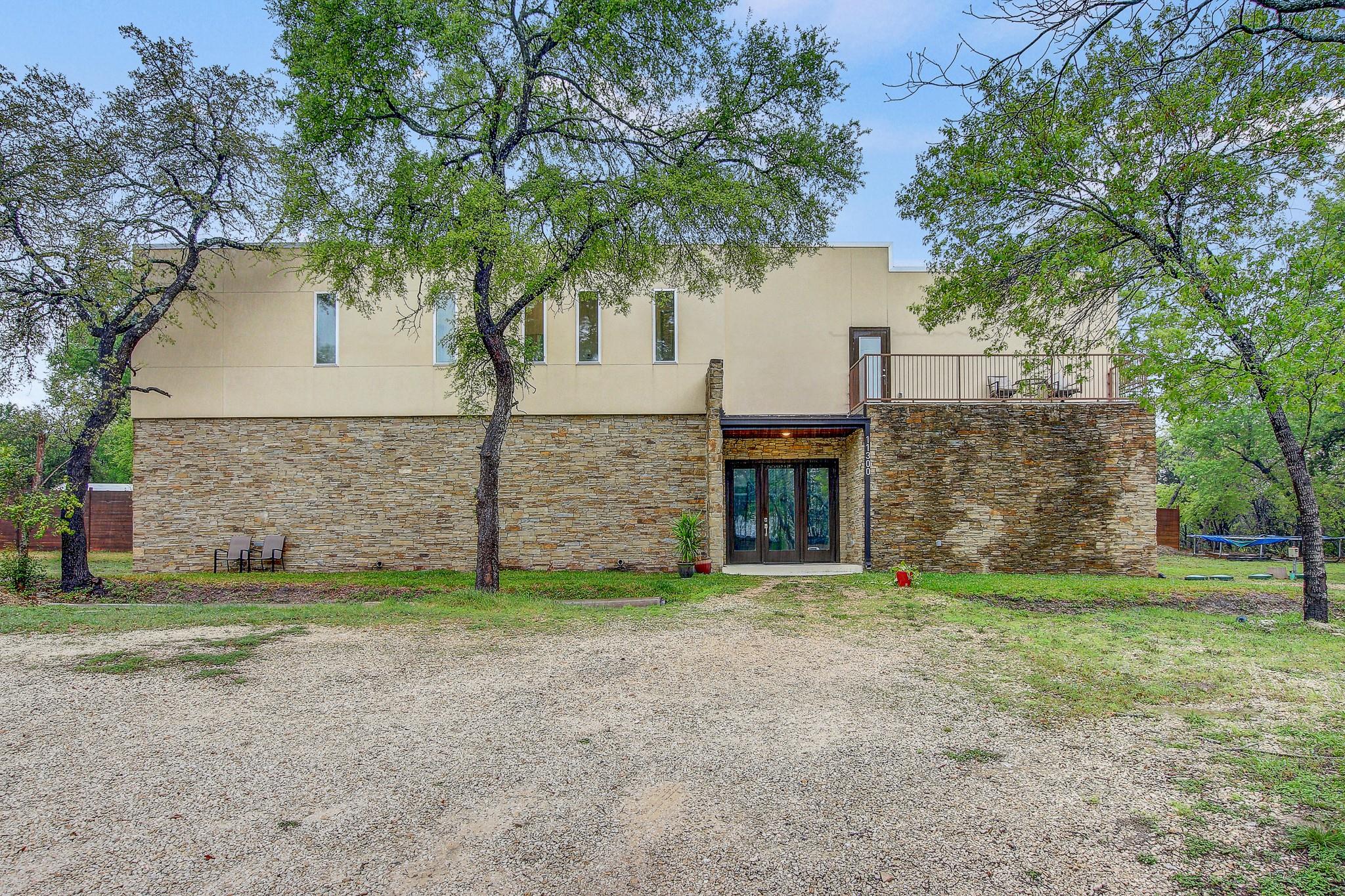 11300 Lake DR