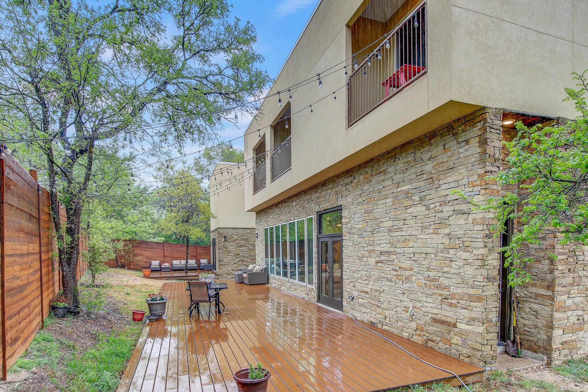 11300 Lake DR